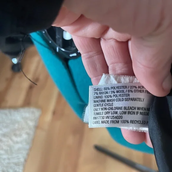 WARM GRAY BLACK GEOMETRIC COAT WITH HOOD perfect for snowy days - Picture 12 of 12